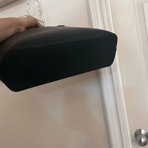 Kate Spade Black Leather Tote Spacious Design - Picture 6 of 7